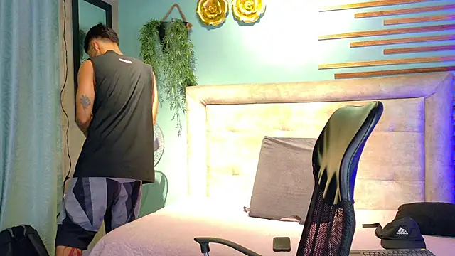 Snapshot of criss_hardcock_ chatting on June 13, 2026, 1:20 pm criss hardcock online show from June 13, 2026, 1:20 pm