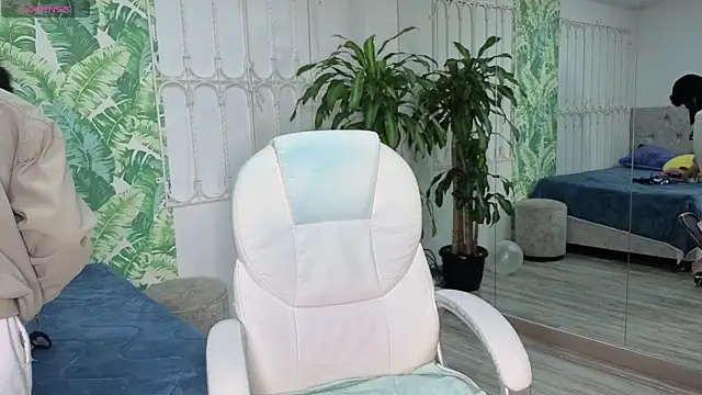 Snapshot of baby_julieta00 chatting on June 19, 2026, 12:20 pm baby julieta00 online show from June 19, 2026, 12:20 pm