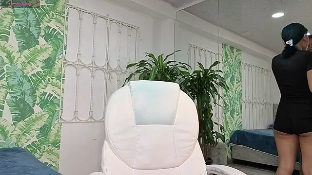 Snapshot of baby_julieta00 chatting on June 23, 2026, 12:25 pm baby julieta00 online show from June 23, 2026, 12:25 pm