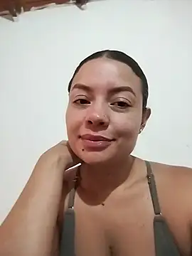 Snapshot of Annie-Latina chatting on July 14, 2026, 5:18 pm Annie-Latina online show from July 14, 2026, 5:18 pm