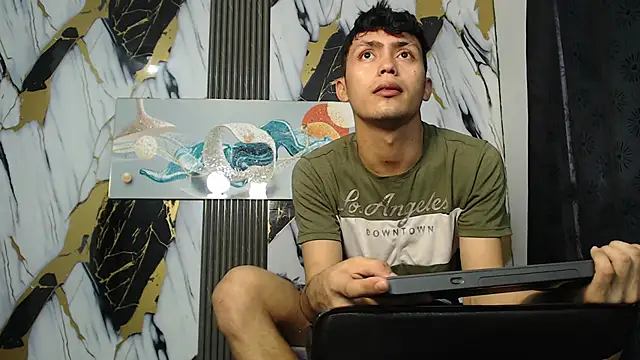 Snapshot of CAT_LOVE1 chatting on May 20, 2026, 3:07 pm CAT LOVE1 online show from May 20, 2026, 3:07 pm