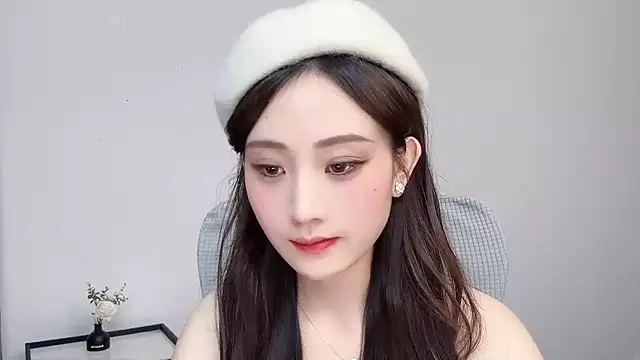 Snapshot of _222Mia chatting on May 25, 2026, 2:23 pm 222Mia online show from May 25, 2026, 2:23 pm