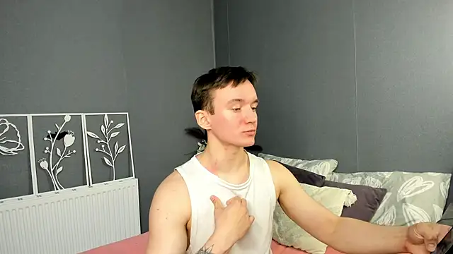 Snapshot of Daniel_Lairon chatting on May 10, 2026, 10:04 pm Daniel Lairon online show from May 10, 2026, 10:04 pm