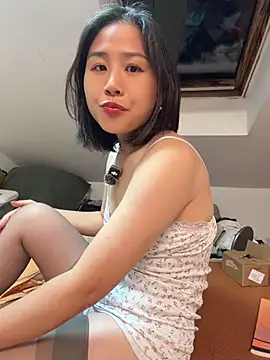 Snapshot of Iridessa- chatting on August 4, 2026, 1:57 pm Iridessa- online show from August 4, 2026, 1:57 pm