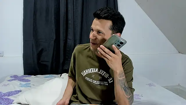 Snapshot of HannaSexMatheuw chatting on July 15, 2026, 12:27 am HannaSexMatheuw online show from July 15, 2026, 12:27 am
