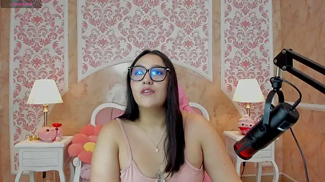 Cassie Caresse online show from May 14, 2026, 8:37 pm