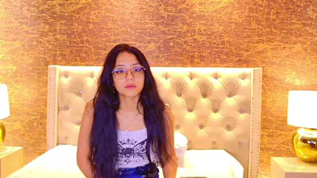 Snapshot of Kiara_layla chatting on June 13, 2026, 10:13 am Kiara layla online show from June 13, 2026, 10:13 am