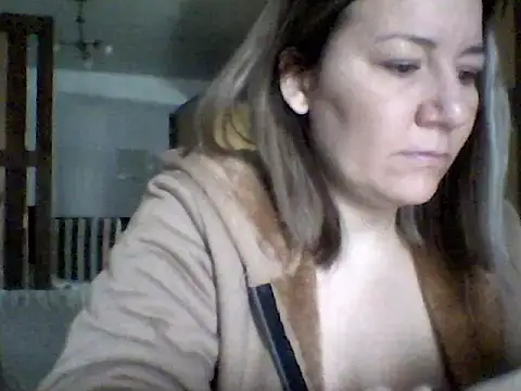 Snapshot of AllisonLove2 chatting on June 4, 2026, 4:02 pm AllisonLove2 online show from June 4, 2026, 4:02 pm
