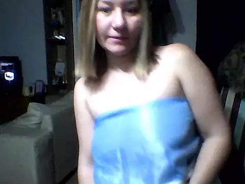 Snapshot of AllisonLove2 chatting on June 17, 2026, 4:48 am AllisonLove2 online show from June 17, 2026, 4:48 am