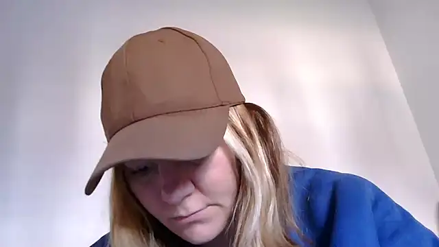 Snapshot of AllisonLove2 chatting on August 1, 2026, 8:08 pm AllisonLove2 online show from August 1, 2026, 8:08 pm