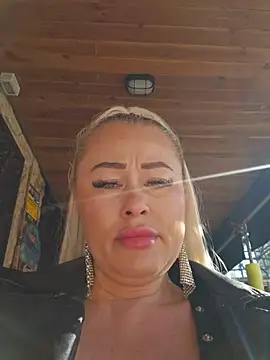 MILFBARBY online show from April 6, 2026, 8:04 am