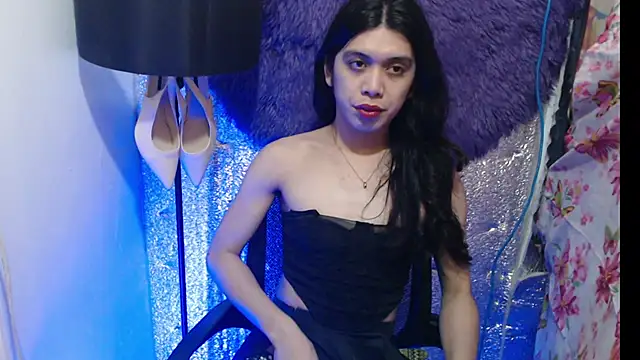 Snapshot of RoseAmarie chatting on July 13, 2026, 7:11 am RoseAmarie online show from July 13, 2026, 7:11 am