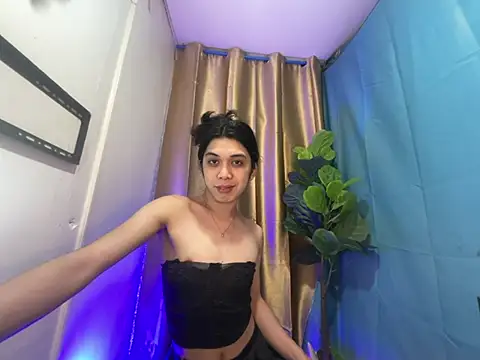 Snapshot of RoseAmarie chatting on July 28, 2026, 1:10 pm RoseAmarie online show from July 28, 2026, 1:10 pm