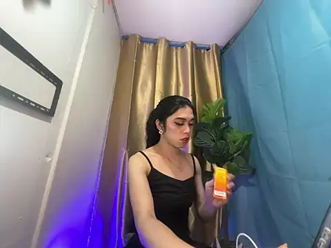 Snapshot of RoseAmarie chatting on July 28, 2026, 5:01 pm RoseAmarie online show from July 28, 2026, 5:01 pm