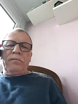 Snapshot of NextAct92 chatting on June 17, 2026, 3:53 am NextAct92 online show from June 17, 2026, 3:53 am