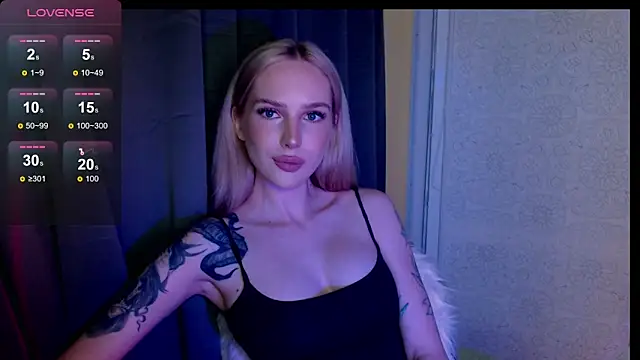 Snapshot of MichelleVelour chatting on June 28, 2026, 5:52 pm MichelleVelour online show from June 28, 2026, 5:52 pm