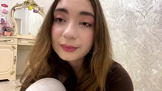 Rosie Sweety online show from June 7, 2026, 8:23 pm