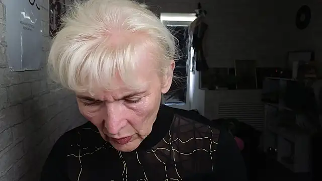 Snapshot of Nia_Natur chatting on June 2, 2026, 11:01 am Nia Natur online show from June 2, 2026, 11:01 am