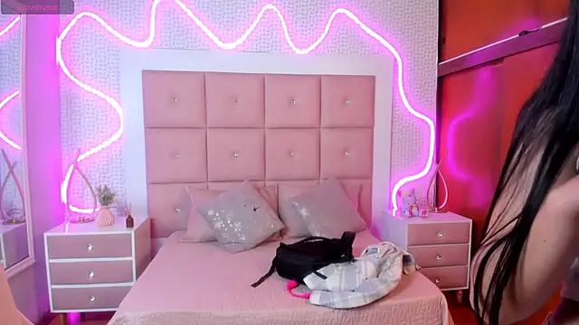 Snapshot of DENISSEMD chatting on June 9, 2026, 7:03 pm DENISSEMD online show from June 9, 2026, 7:03 pm
