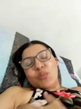 Snapshot of Casandra_inthemorning chatting on May 17, 2026, 4:21 am Casandra inthemorning online show from May 17, 2026, 4:21 am
