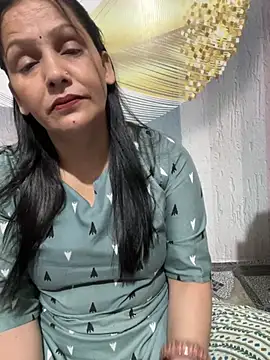 simmy14321 online show from July 10, 2026, 7:12 am