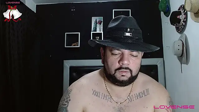 Snapshot of perverseveteranmanxxx chatting on December 28, 2024, 11:05 pm perverseveteranmanxxx online show from December 28, 2024, 11:05 pm