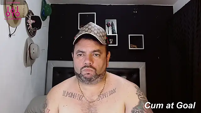Snapshot of perverseveteranmanxxx chatting on January 7, 2025, 4:29 am perverseveteranmanxxx online show from January 7, 2025, 4:29 am