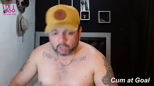 Snapshot of perverseveteranmanxxx chatting on January 8, 2025, 3:40 am perverseveteranmanxxx online show from January 8, 2025, 3:40 am