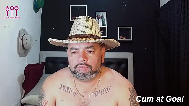 Snapshot of perverseveteranmanxxx chatting on January 20, 2025, 11:32 pm perverseveteranmanxxx online show from January 20, 2025, 11:32 pm