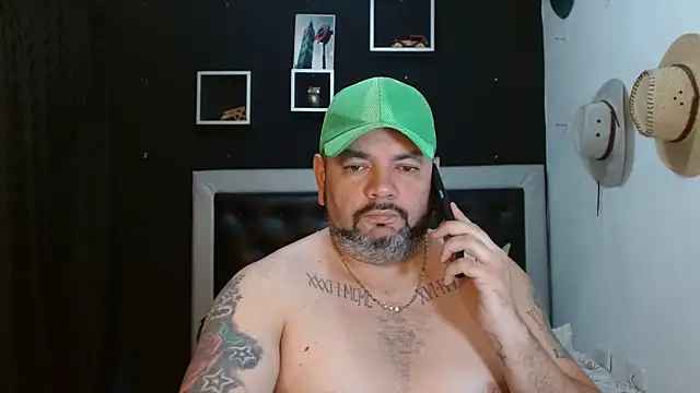 Snapshot of perverseveteranmanxxx chatting on January 28, 2025, 3:14 pm perverseveteranmanxxx online show from January 28, 2025, 3:14 pm
