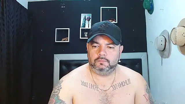 Snapshot of perverseveteranmanxxx chatting on January 29, 2025, 2:00 pm perverseveteranmanxxx online show from January 29, 2025, 2:00 pm