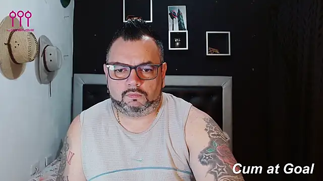 Snapshot of perverseveteranmanxxx chatting on January 30, 2025, 1:00 am perverseveteranmanxxx online show from January 30, 2025, 1:00 am