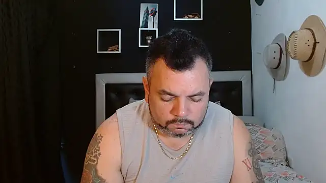 Snapshot of perverseveteranmanxxx chatting on January 30, 2025, 8:21 pm perverseveteranmanxxx online show from January 30, 2025, 8:21 pm