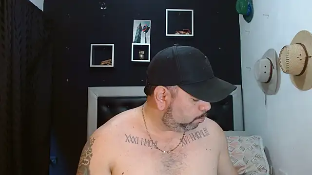 Snapshot of perverseveteranmanxxx chatting on January 31, 2025, 6:25 pm perverseveteranmanxxx online show from January 31, 2025, 6:25 pm
