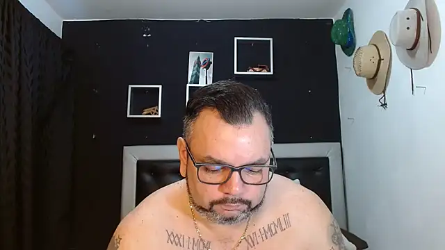 Snapshot of perverseveteranmanxxx chatting on February 4, 2025, 2:53 pm perverseveteranmanxxx online show from February 4, 2025, 2:53 pm
