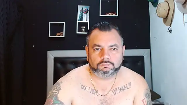 Snapshot of perverseveteranmanxxx chatting on February 6, 2025, 3:06 am perverseveteranmanxxx online show from February 6, 2025, 3:06 am