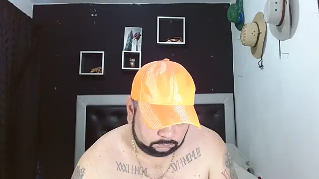 Snapshot of perverseveteranmanxxx chatting on February 13, 2025, 5:54 pm perverseveteranmanxxx online show from February 13, 2025, 5:54 pm