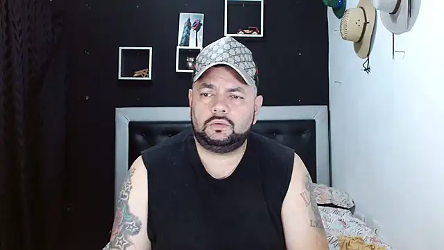 Snapshot of perverseveteranmanxxx chatting on February 18, 2025, 3:21 am perverseveteranmanxxx online show from February 18, 2025, 3:21 am