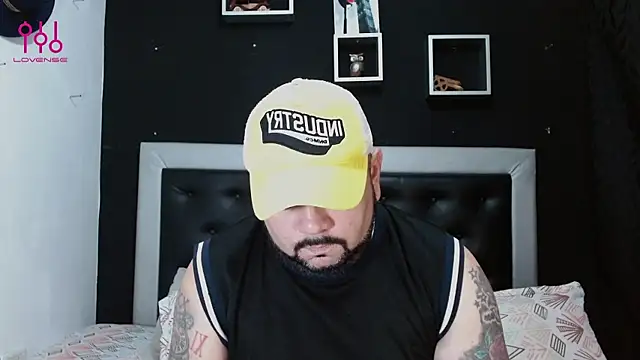 Snapshot of perverseveteranmanxxx chatting on February 22, 2025, 1:44 am perverseveteranmanxxx online show from February 22, 2025, 1:44 am