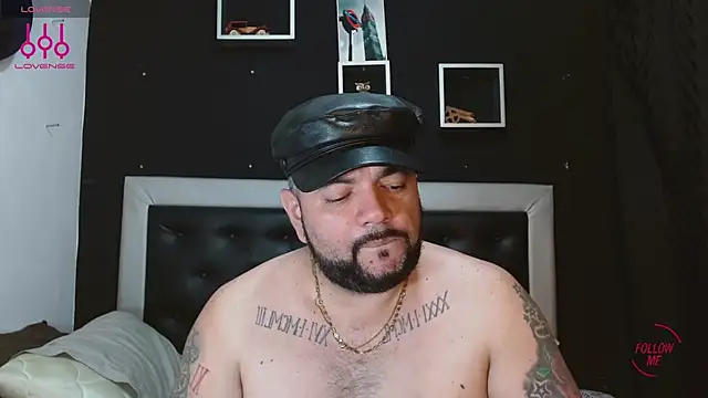 Snapshot of perverseveteranmanxxx chatting on March 23, 2025, 3:21 am perverseveteranmanxxx online show from March 23, 2025, 3:21 am