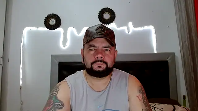 Snapshot of perverseveteranmanxxx chatting on September 20, 2025, 1:45 pm perverseveteranmanxxx online show from September 20, 2025, 1:45 pm