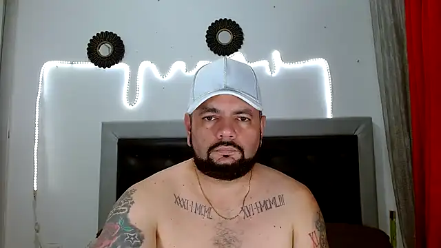 Snapshot of perverseveteranmanxxx chatting on September 23, 2025, 2:25 am perverseveteranmanxxx online show from September 23, 2025, 2:25 am