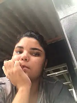 Cliaclara online show from May 10, 2026, 7:41 pm