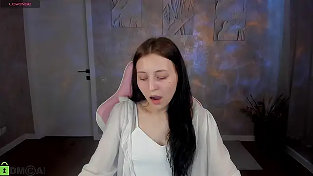 Snapshot of Tracey_Gill chatting on June 8, 2026, 9:09 am Tracey Gill online show from June 8, 2026, 9:09 am