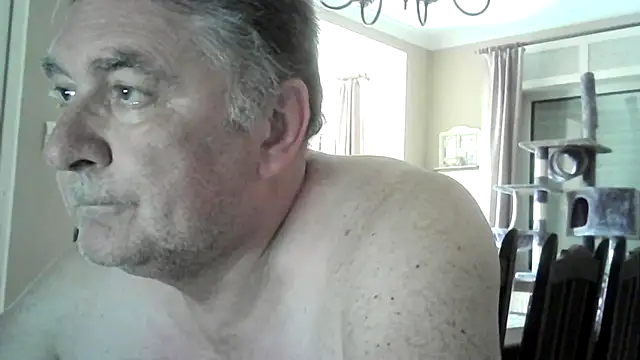 Snapshot of edje59a chatting on April 23, 2026, 6:14 am edje59a online show from April 23, 2026, 6:14 am