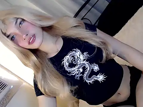 Lily holly online show from June 4, 2026, 12:05 am