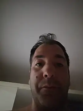 ivandetarragona online show from June 10, 2026, 7:24 pm