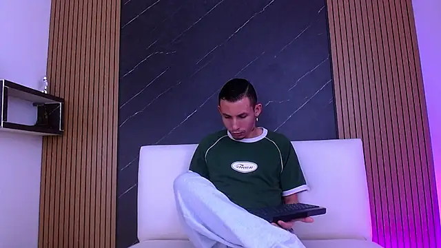 Isak Berekoa online show from June 20, 2026, 11:02 am