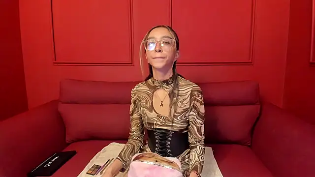 Snapshot of HannaCarttier_ chatting on May 27, 2026, 12:24 pm HannaCarttier online show from May 27, 2026, 12:24 pm