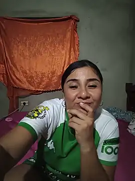 noemy-25 online show from May 27, 2026, 4:09 am